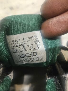 Nike Men’s Green and Black Sneakers - Nike